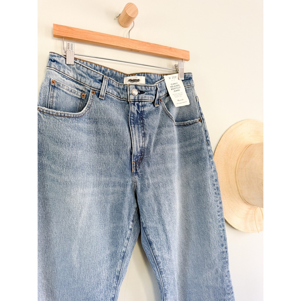 Madewell | NWT Petite Curvy Relaxed Bootcut Jeans Raebrook Wash | Sz P30 - Picture 3 of 10
